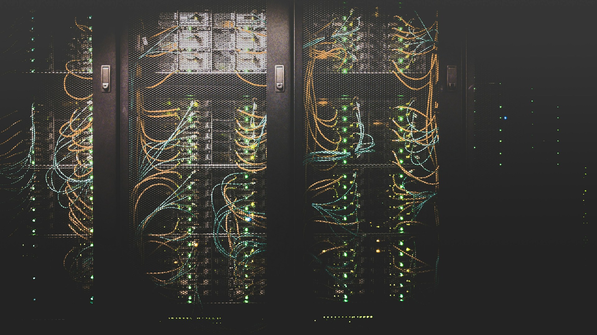 Cloud vs. On-Premise vs Hybrid Storage